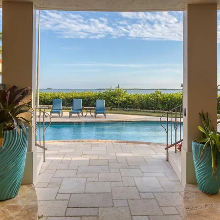 Lux Key Largo Oceanfront 5 Bedroom 4 Bathroom Pool